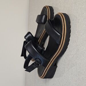 Bueno black & tan Amari puffy strap flatform leather sandals, size 8